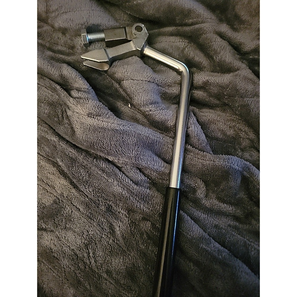 Automotive Lever Brake Pedal Release Tool From Broke Booster for BMW 2409646